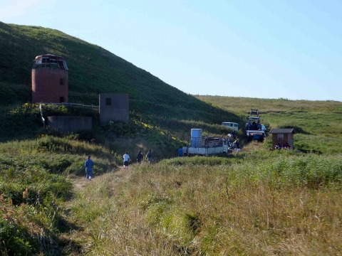  別当賀パス：現在ゴール地点、左手にお台場馬のサイロ跡、右手には野鳥観察小屋